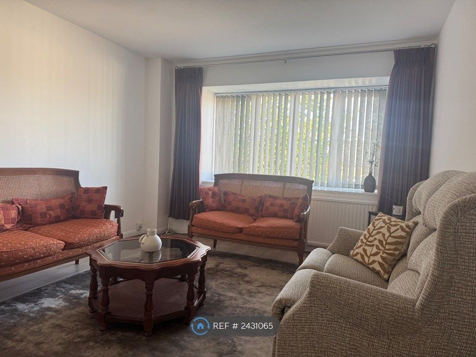 Property photo 2 of 18 Living Room