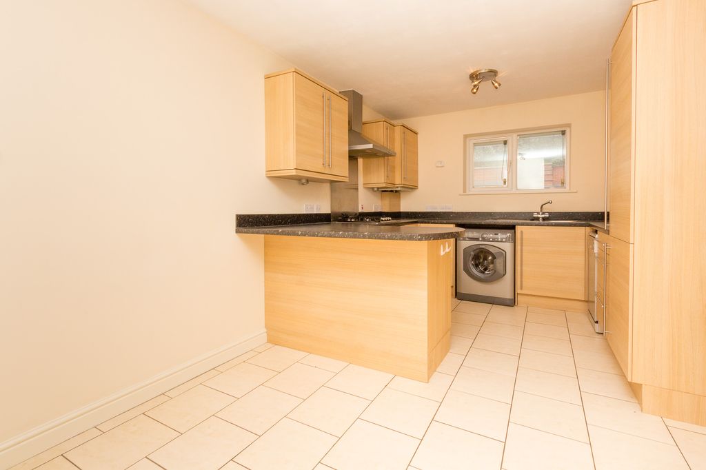 Property photo 3 of 7 Kitchen/Dining Room