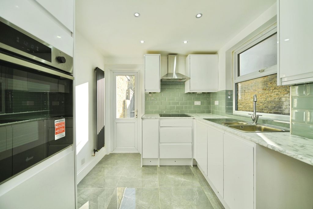 Property photo 3 of 20 Pbox-Img.Jpg