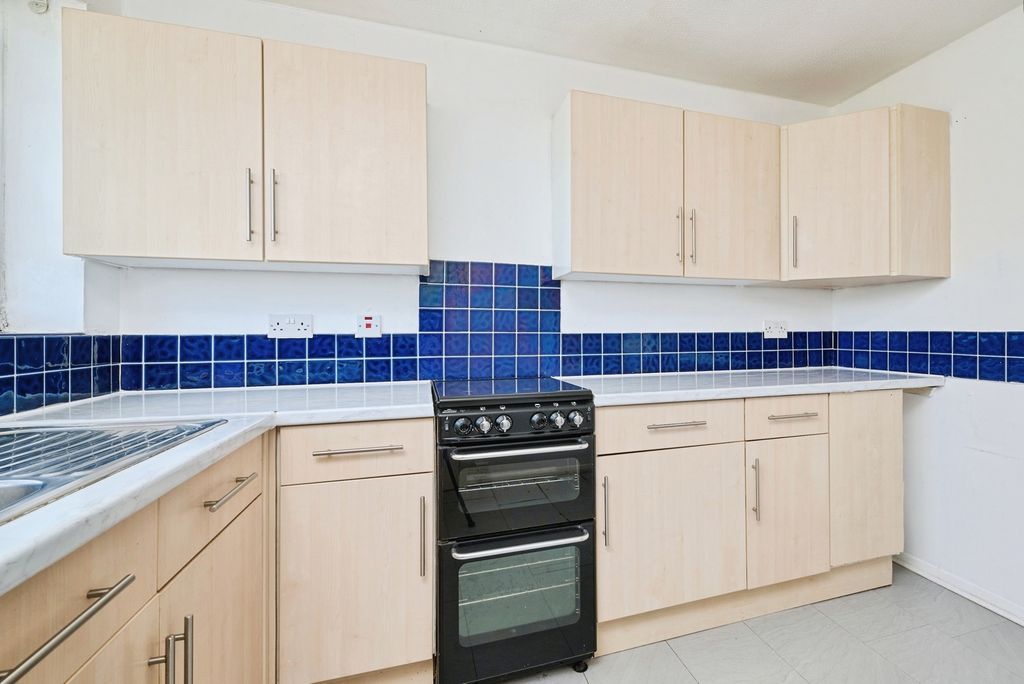 Property photo 2 of 9 Pbox-Img.Jpg