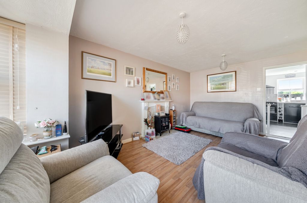 Property photo 3 of 17 1477695-6-6A39127...