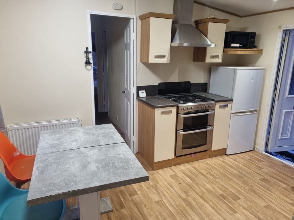 Property photo 3 of 35