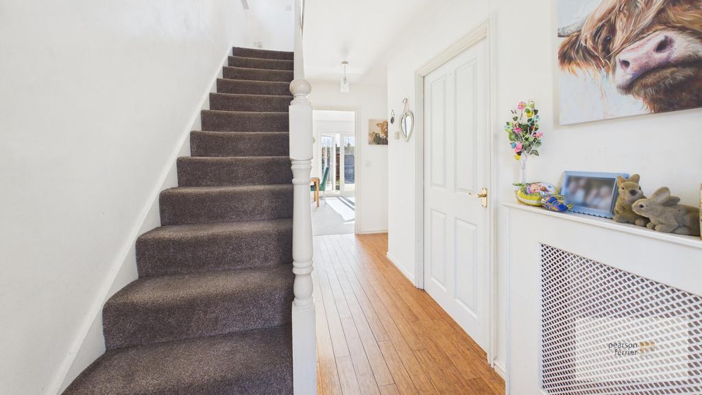 Property photo 2 of 14 Hallway