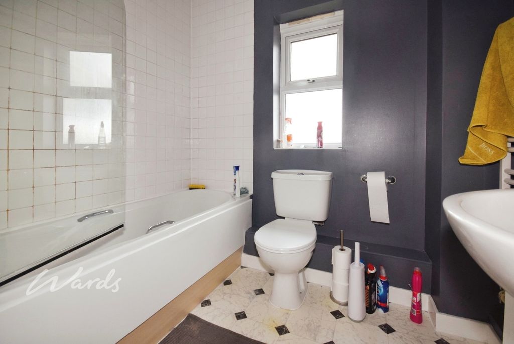 Property photo 3 of 7 c414Ccd1-Bathroom