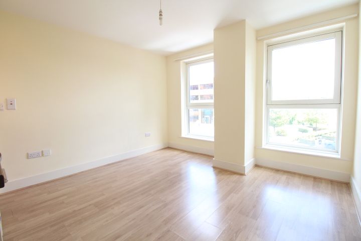 Property photo 2 of 5 Living/Sleeping