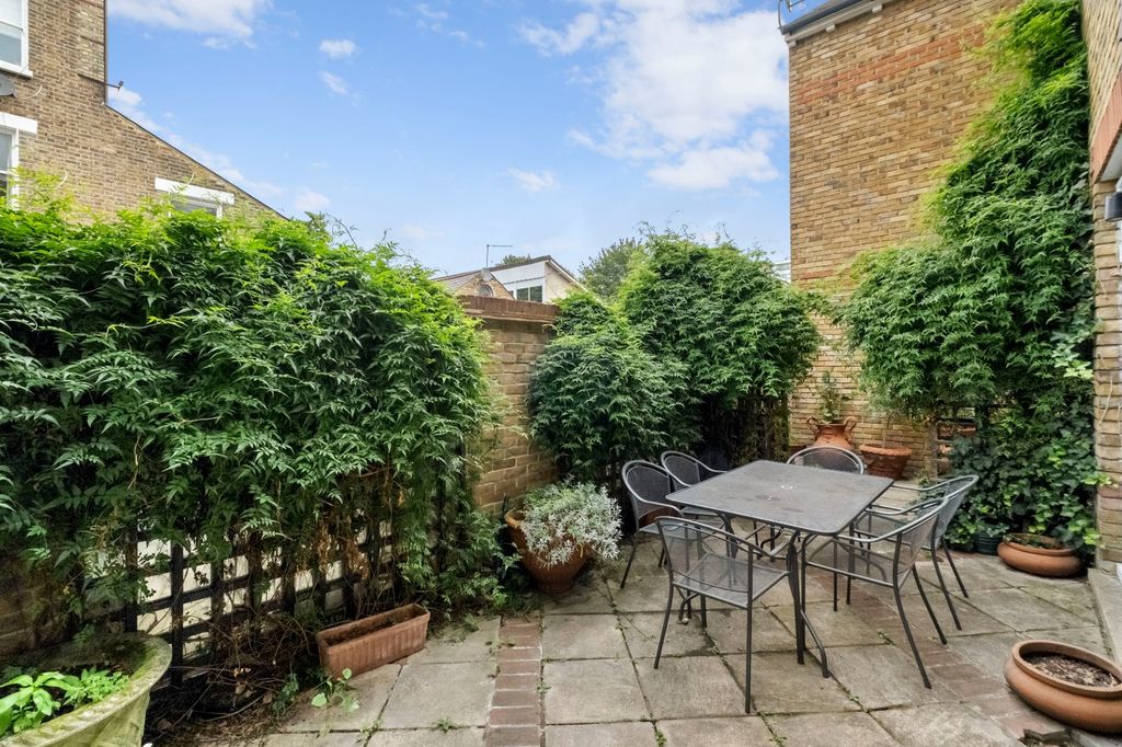Property photo 3 of 17