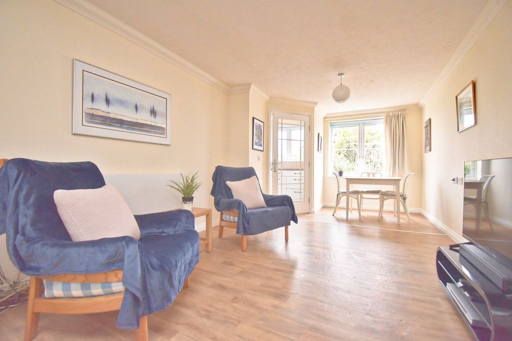 Property photo 2 of 12