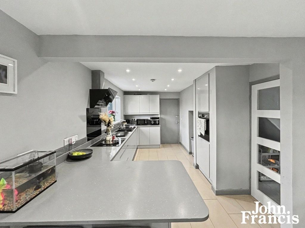 Property photo 2 of 18 Picture No. 05