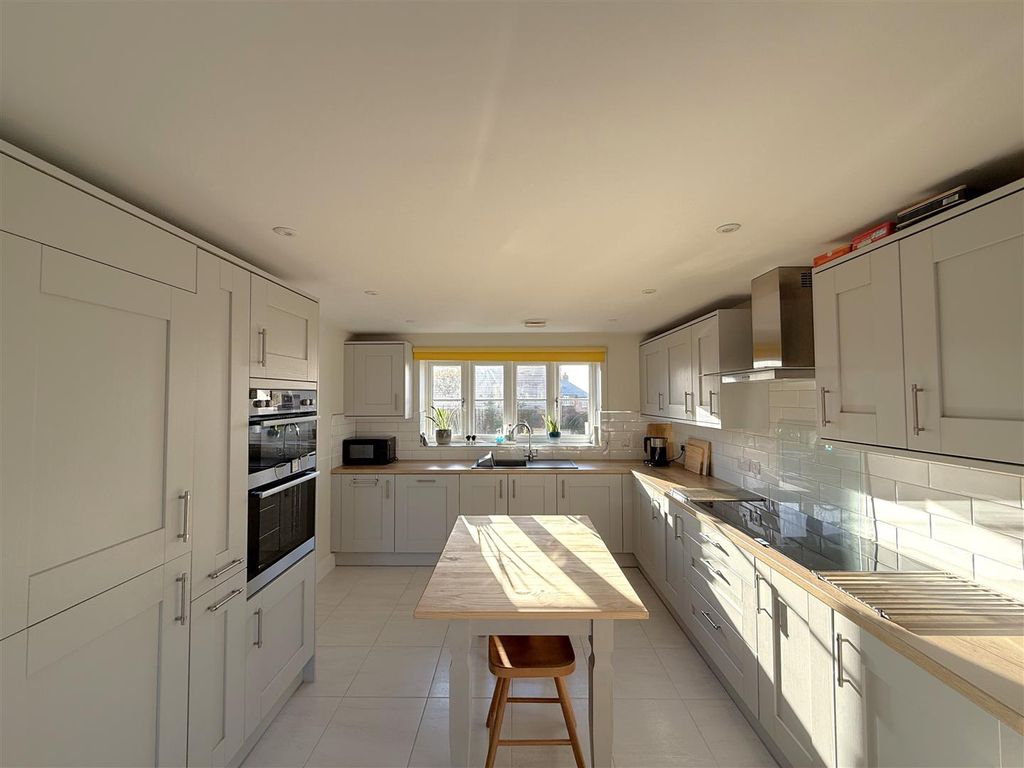 Property photo 3 of 22 3.Jpg