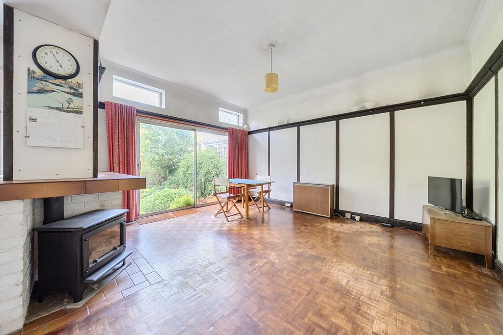 Property photo 3 of 14 1303983-1-683Dd16...