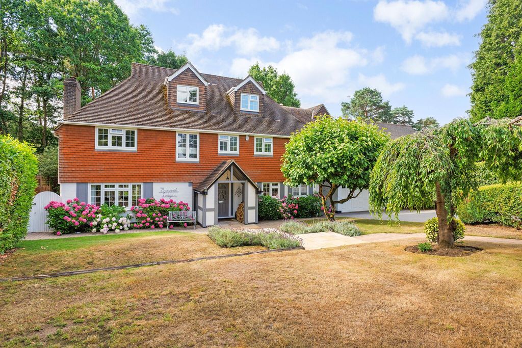 Property photo 1 of 22
