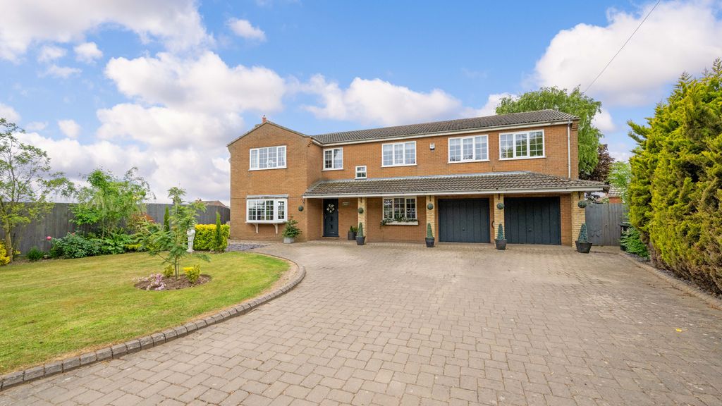 Property photo 1 of 61