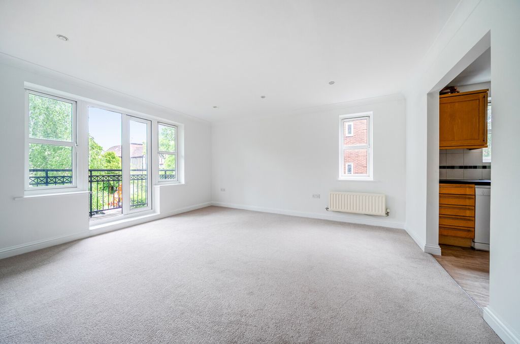 Property photo 2 of 11 1478568-12-6A3415...