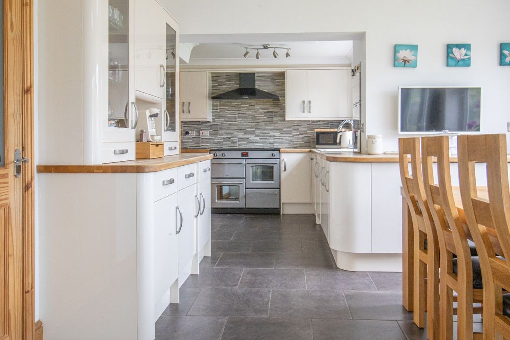 Property photo 3 of 21 5044716