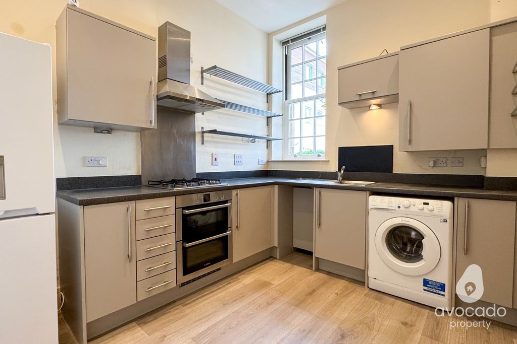 Property photo 3 of 17 5079147