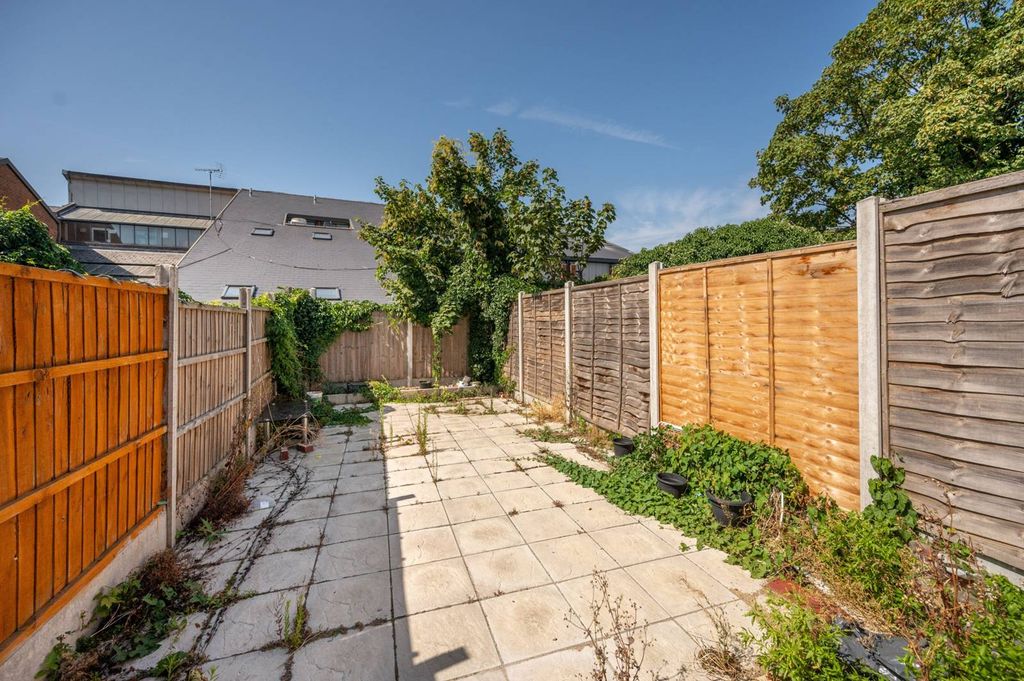Property photo 1 of 8