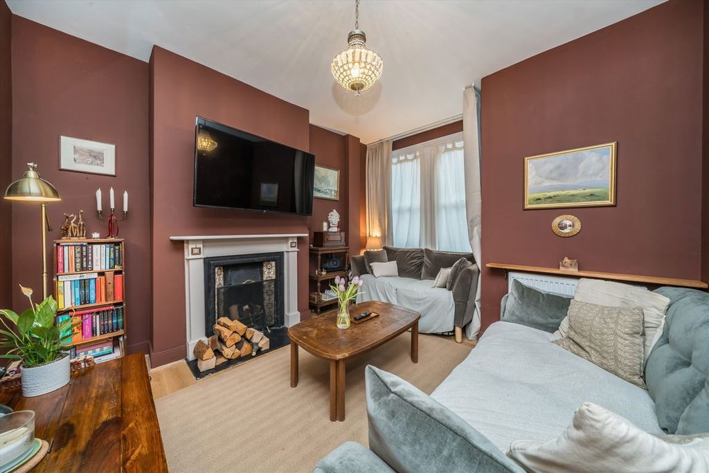 Property photo 3 of 8