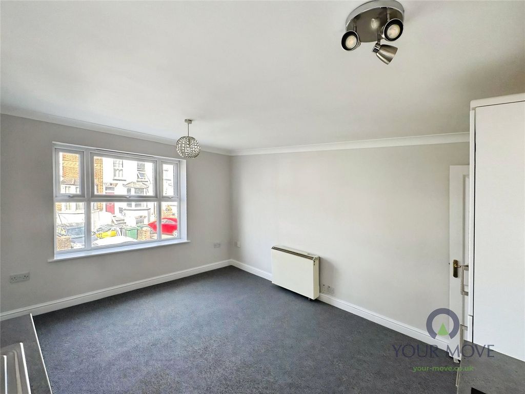 Property photo 3 of 10 Picture No. 04