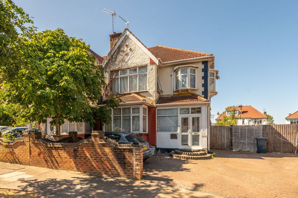 Property photo 2 of 19