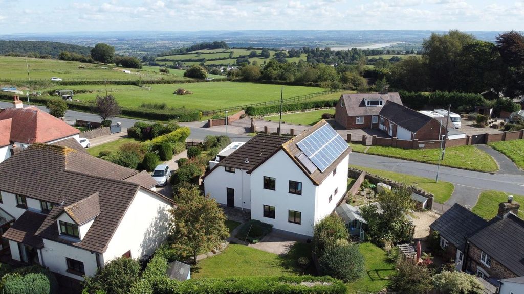 Property photo 1 of 32