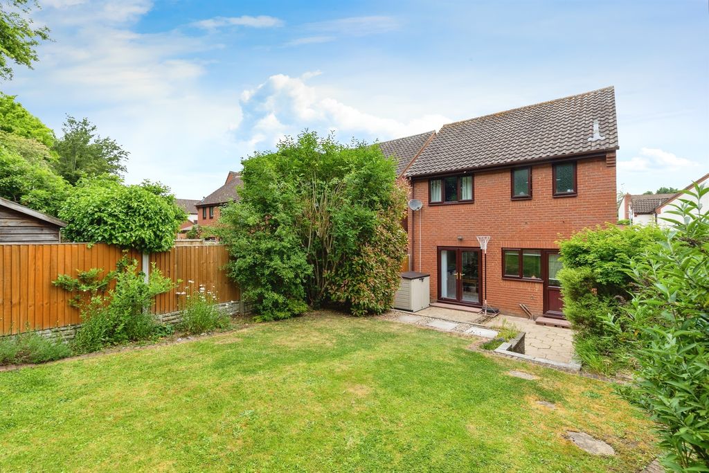 Property photo 2 of 17