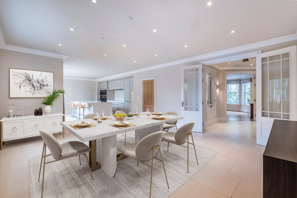 Property photo 2 of 16 008