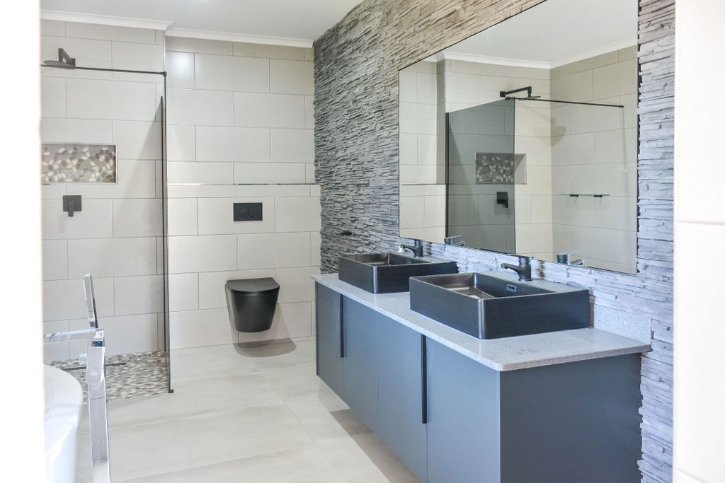 Property photo 3 of 52 1Pm1719626