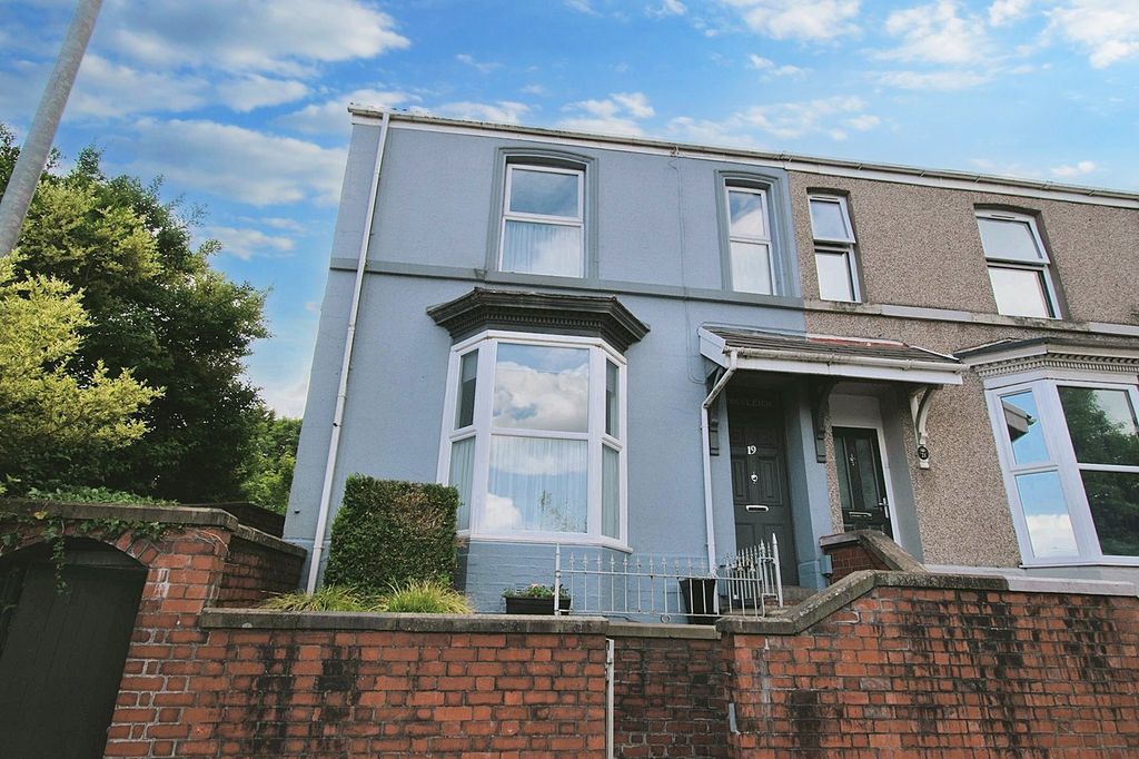 Property photo 1 of 31