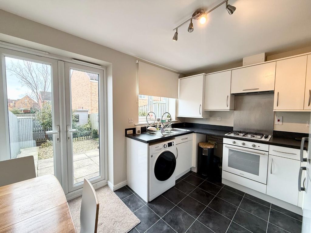 Property photo 3 of 14 Kitchen