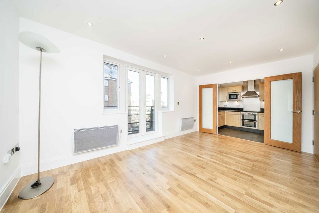 Property photo 2 of 6