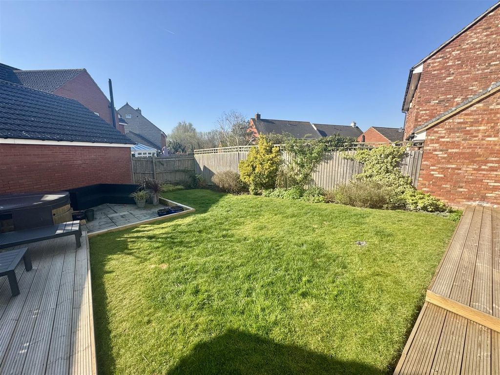 Property photo 3 of 20