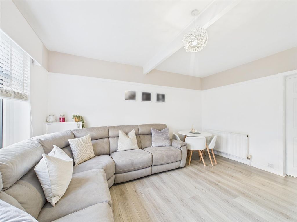 Property photo 3 of 16 Cam03782G0-Pr0255-Still023_Alt.Jpg