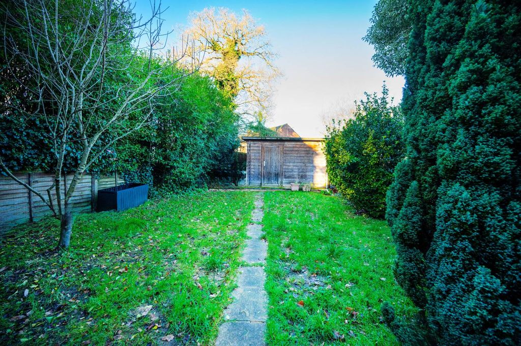 Beechwood Road, Knaphill, Woking GU21, 4 bed detached house for sale, £ ...