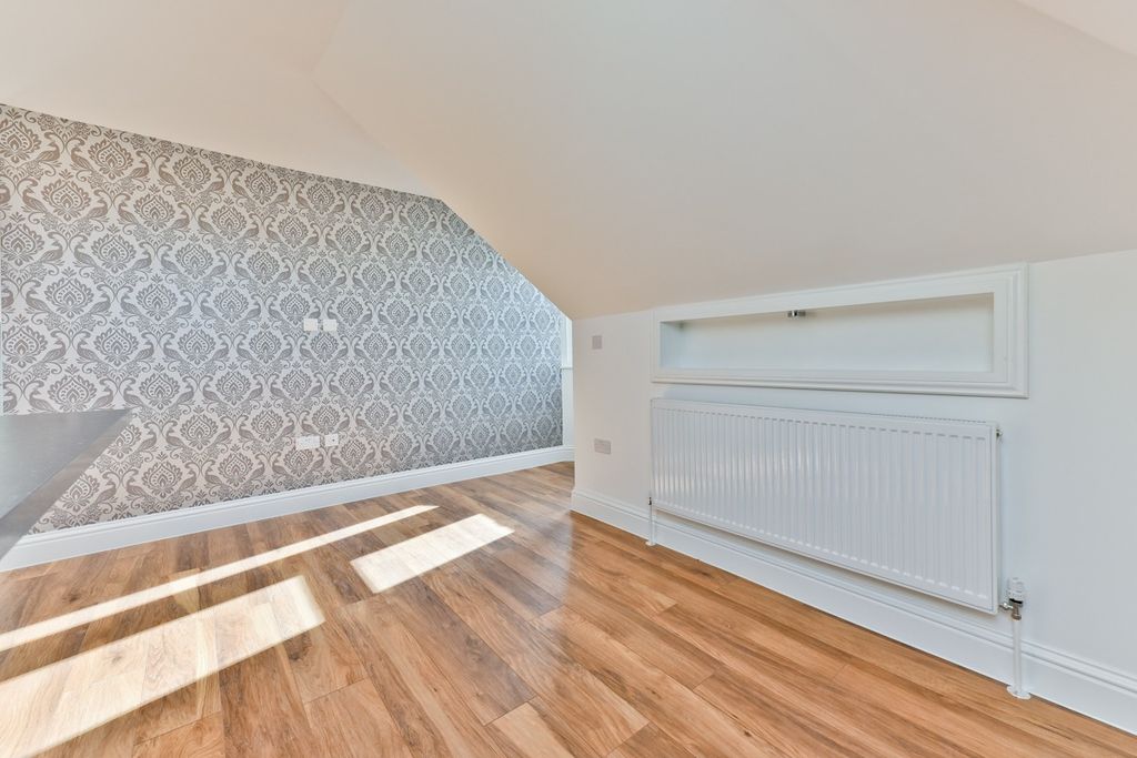 Property photo 2 of 11 1353972