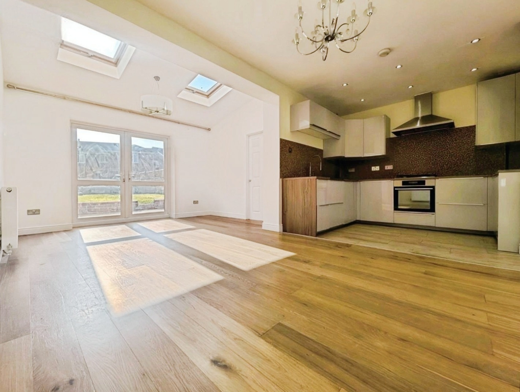 Property photo 2 of 13 Pbox-Img.Png