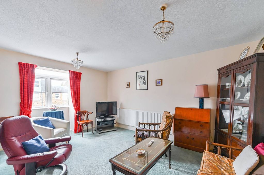 Property photo 3 of 19