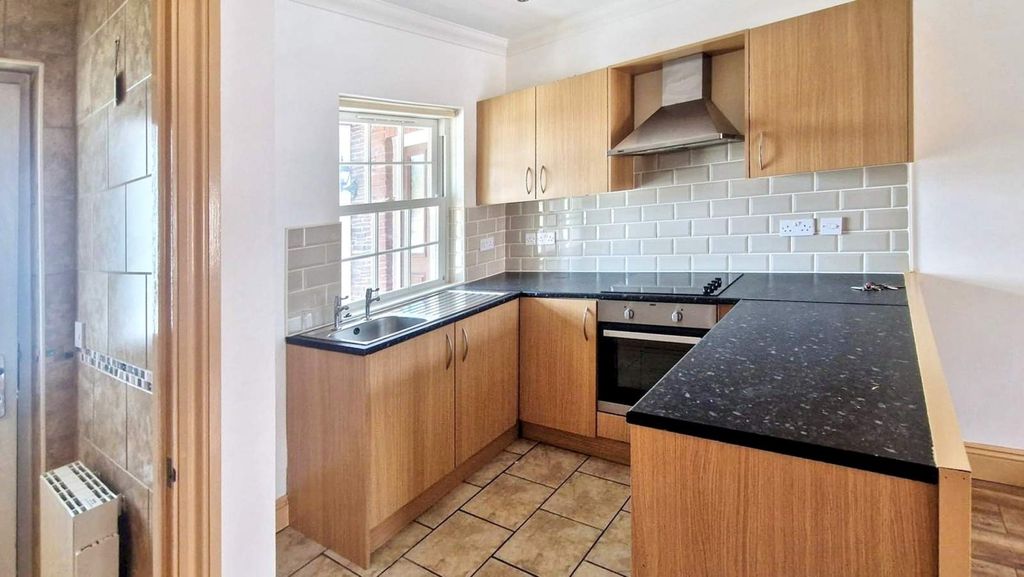 Property photo 2 of 8 Kitchen