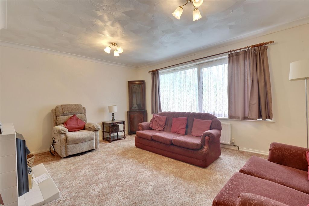 Property photo 1 of 12 Aaa49532-477D-4217-86Fb-66272A1150F4_1_201_A.Jpeg