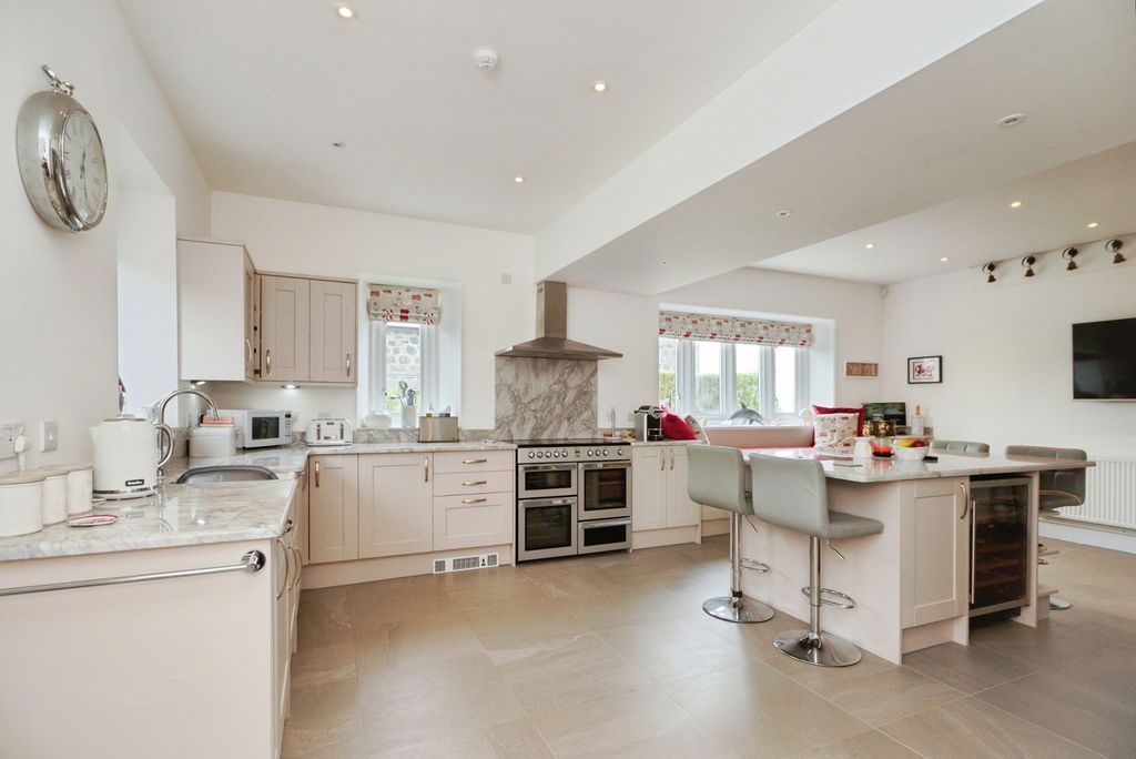Property photo 2 of 35 Pbox-Img.Jpg