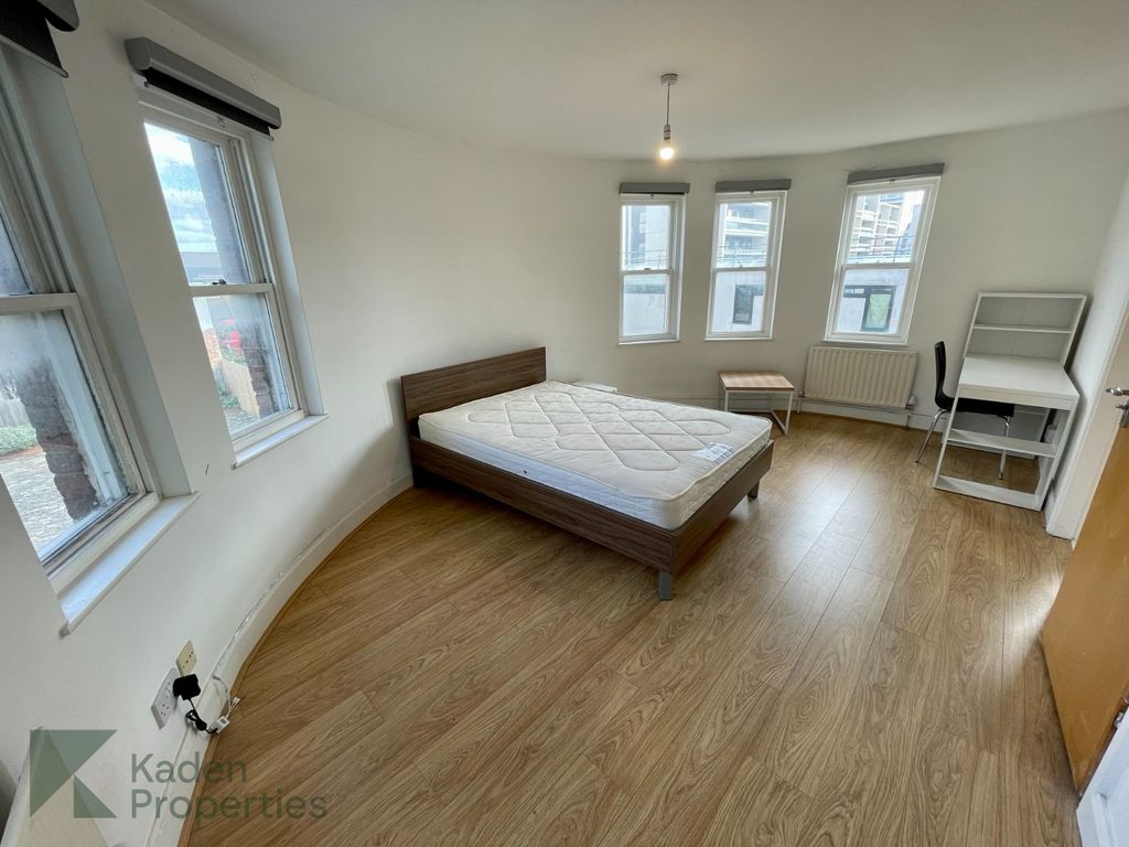 Property photo 3 of 29