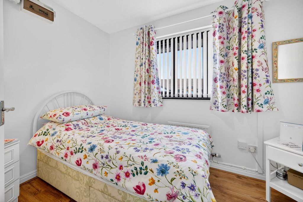 Property photo 3 of 31