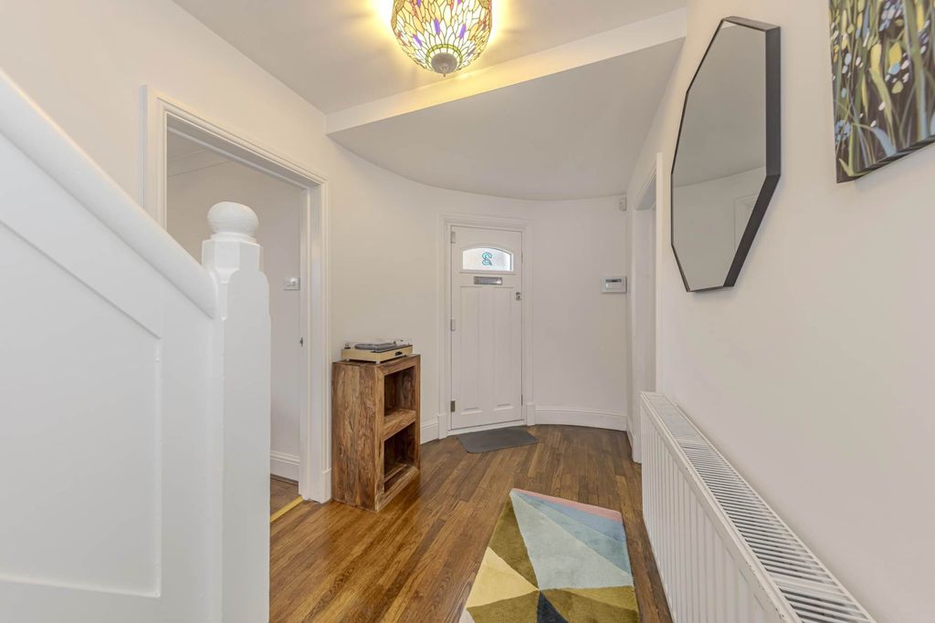 Property photo 3 of 38