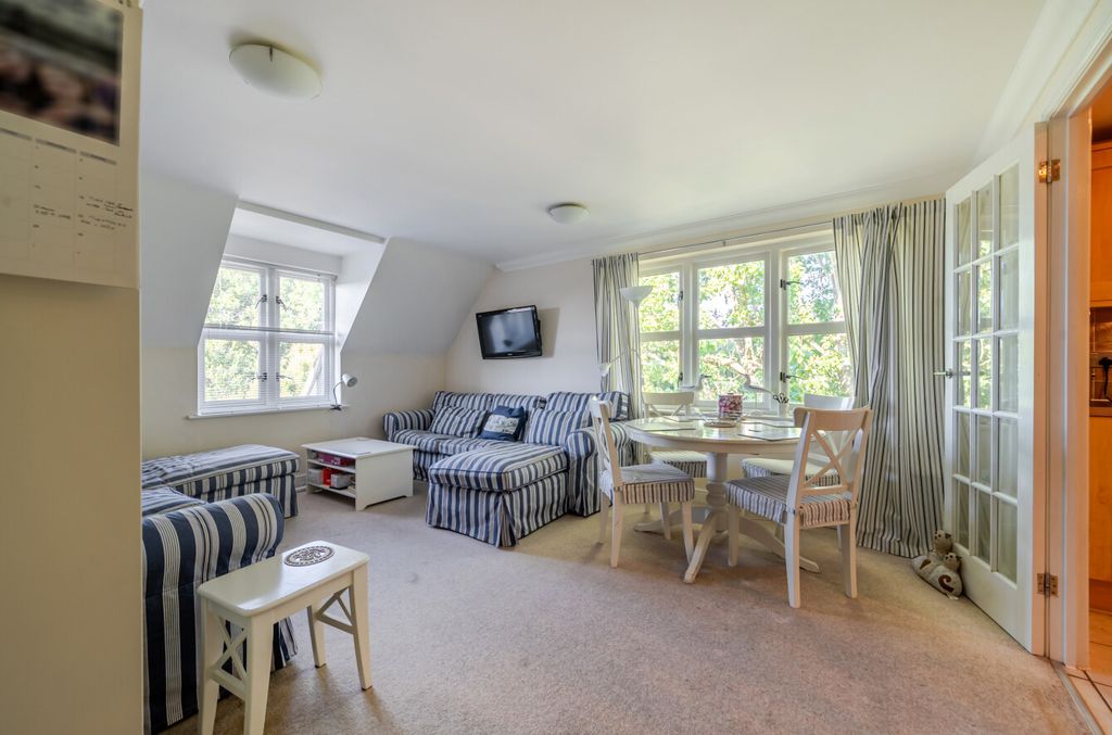 Property photo 2 of 15 19-6A7c957A2Cf4d-...