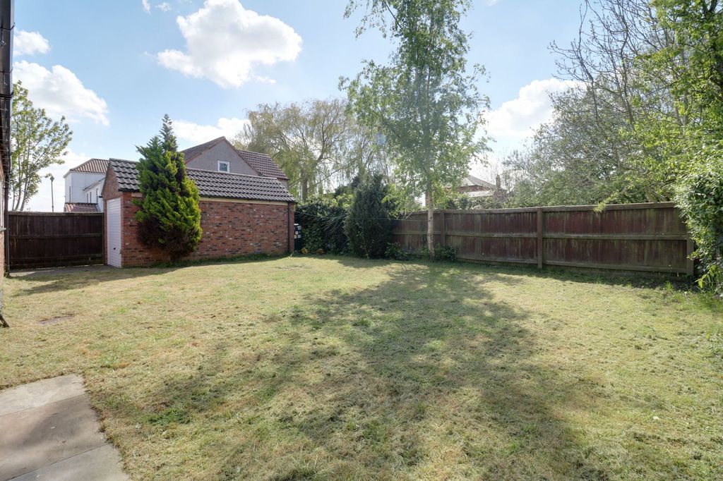 Property photo 2 of 12