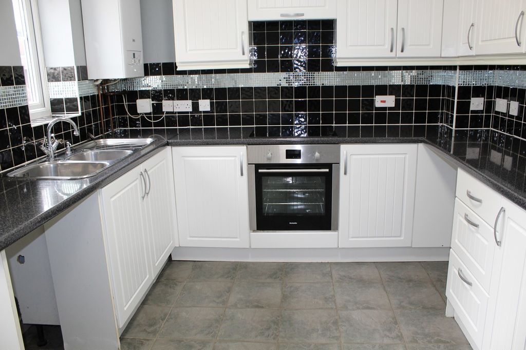 Property photo 2 of 9 Fitted  Dining Kitchen
