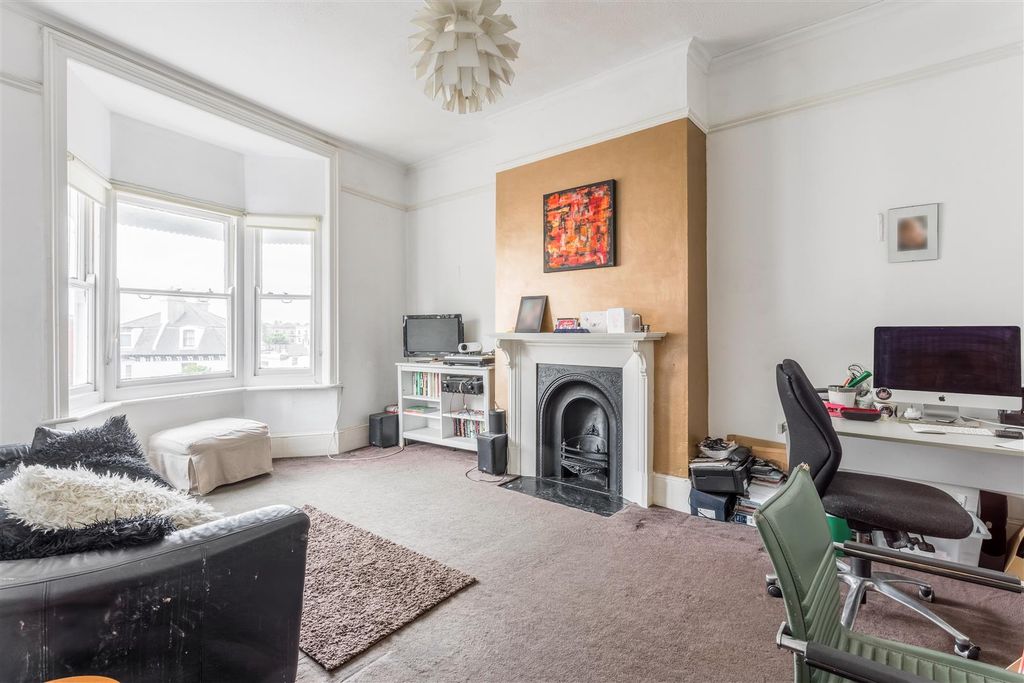 Property photo 2 of 16 58 Dyke Road-6.Jpg