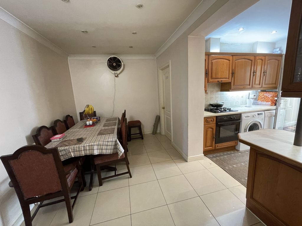 Property photo 3 of 14 Gallery