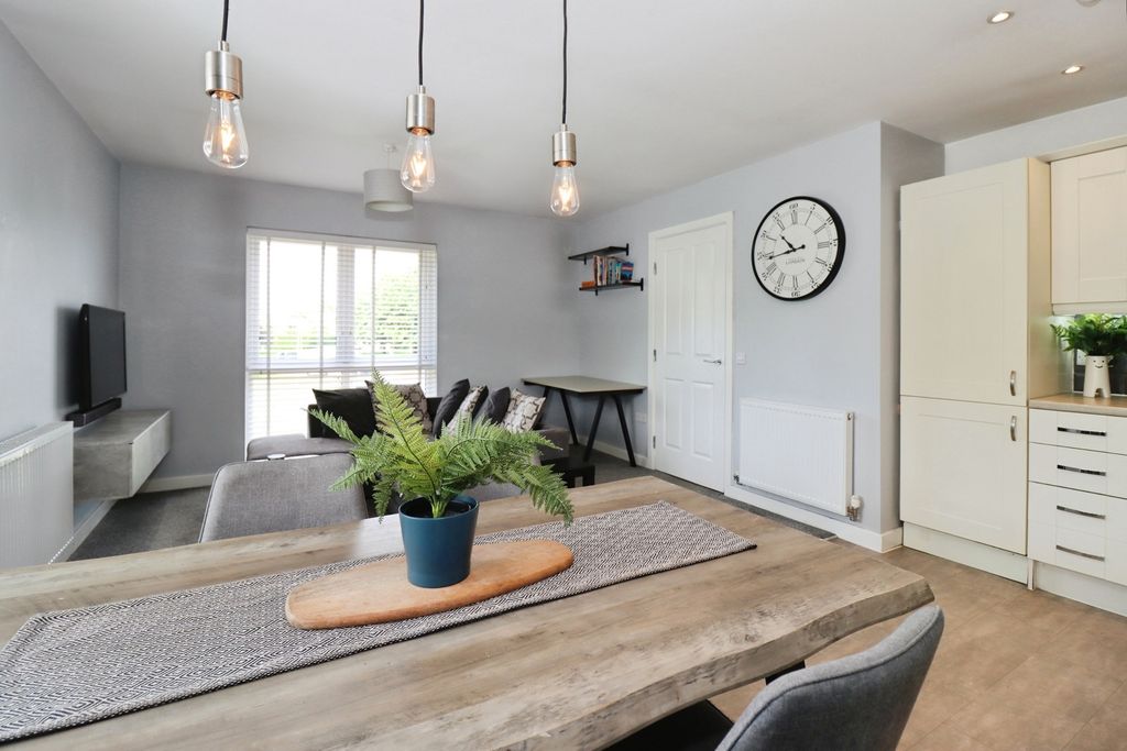 Property photo 3 of 13 Pbox-Img.Jpg