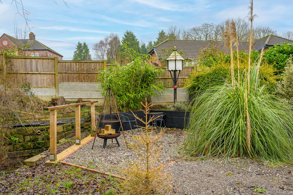 Property photo 2 of 19 Garden