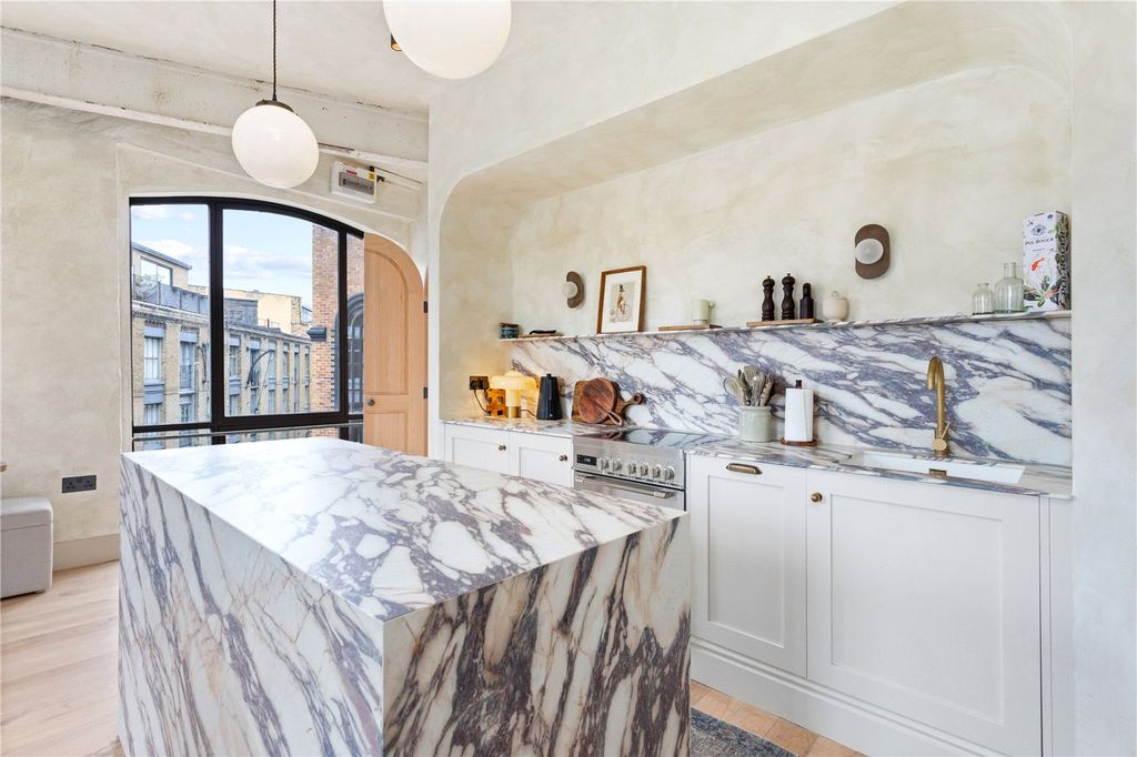 Property photo 2 of 11 Picture No. 08